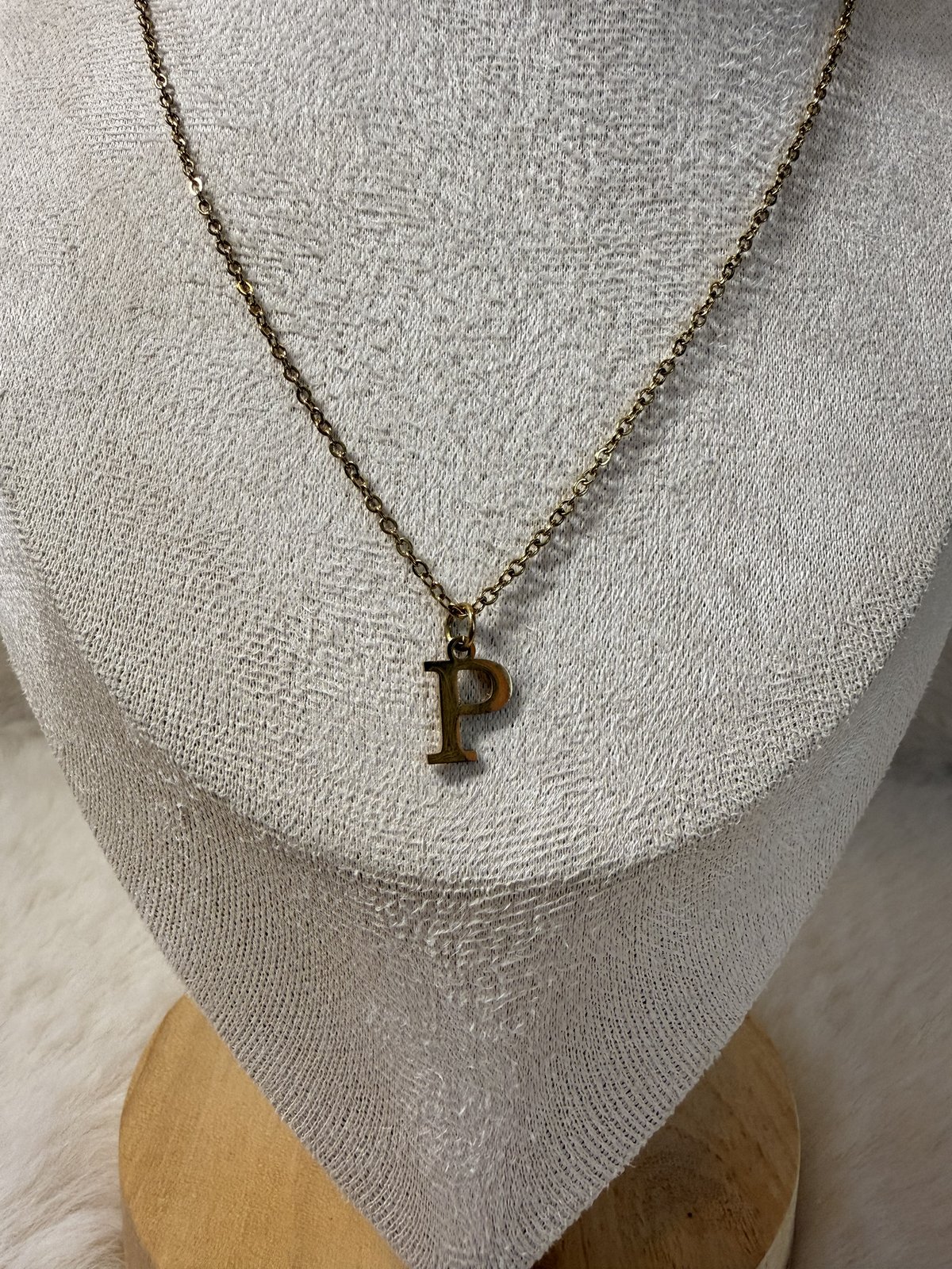 Collier initiale P
