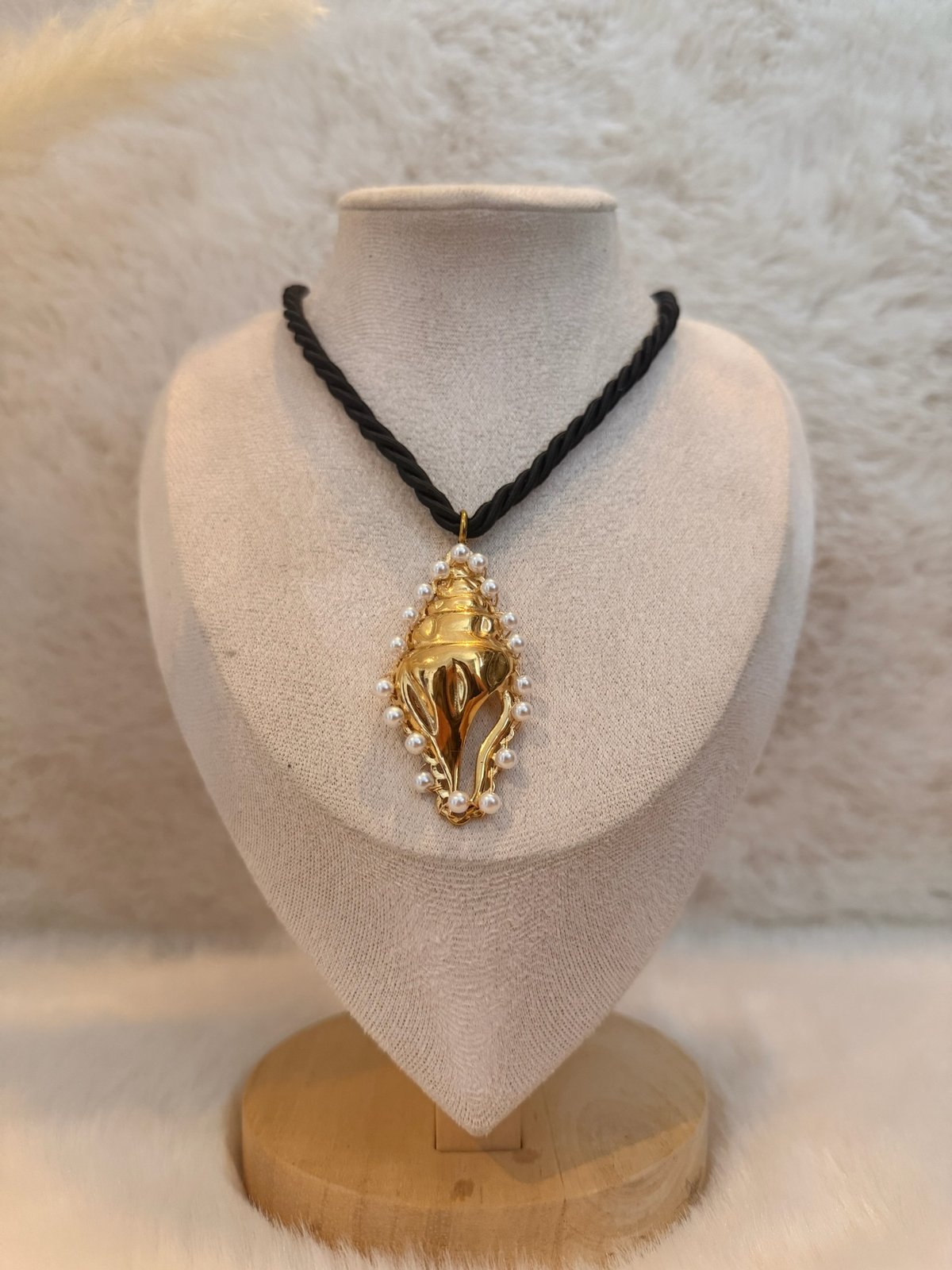 Collier pendentif coquillage 