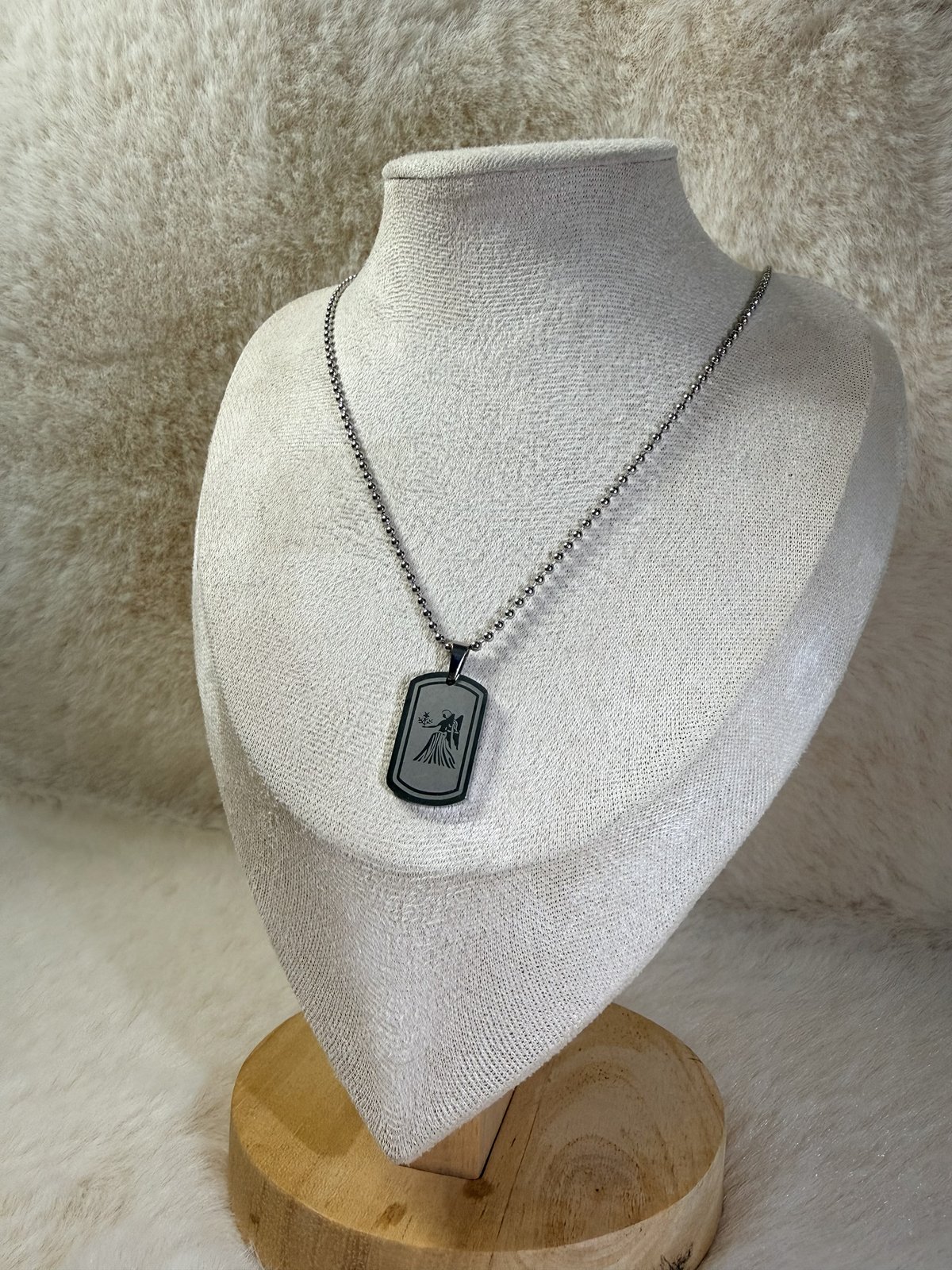 Collier signe Vierge 