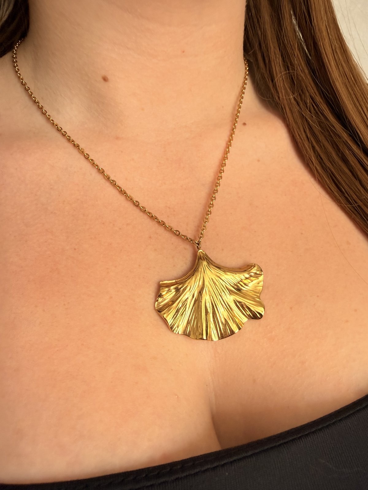 Collier pendentif feuille de ginkgo 