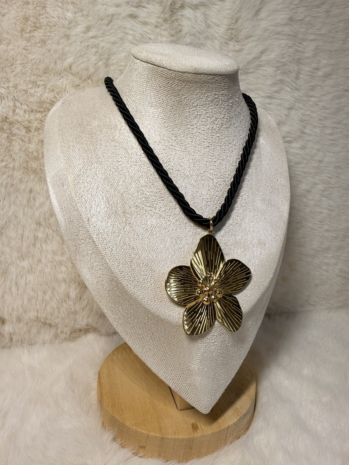 Collier fleur 