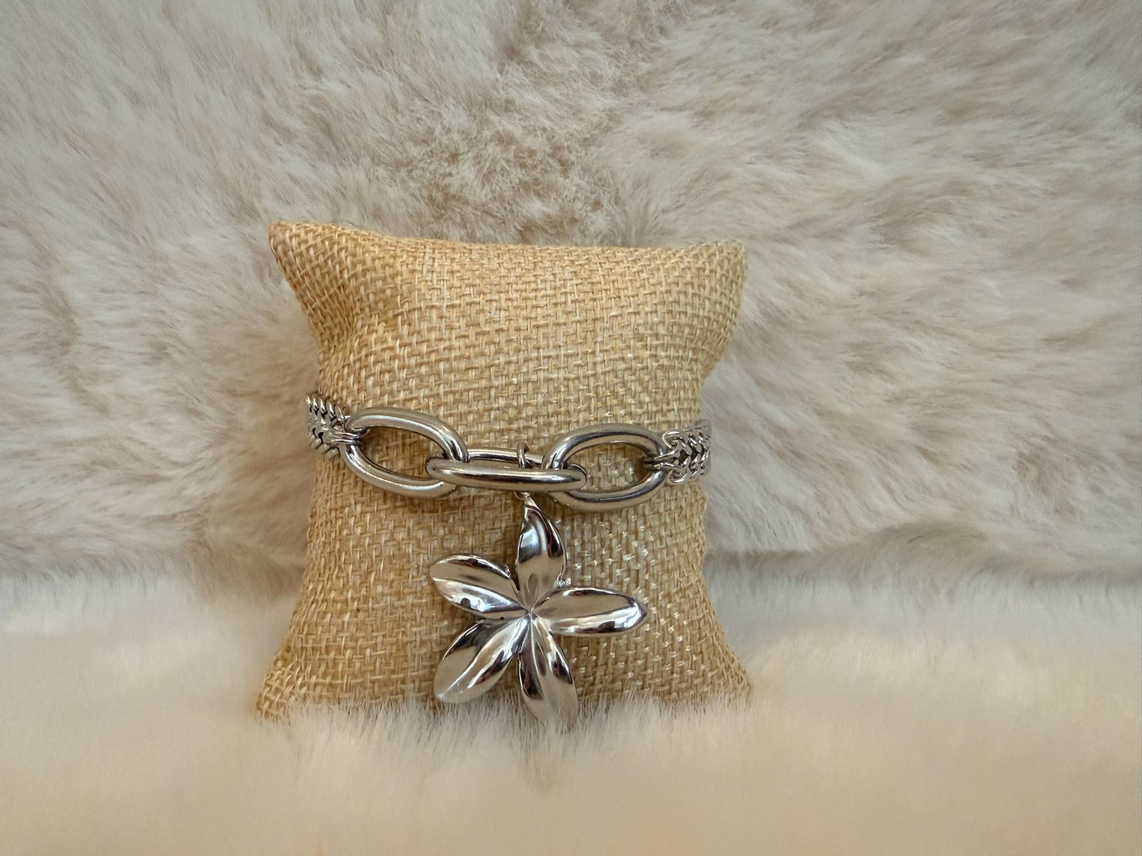 Bracelet breloques fleur 